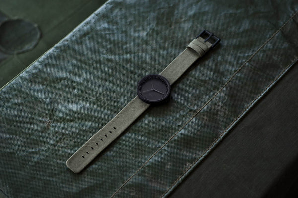 Charles And Marie TUBE WATCH D38 | Schwarze ARMBANDUHR | Quarzuhrwerk | Ø 38 Mm | Piet Hein Eek | Leff Amsterdam