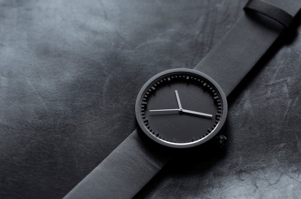Charles And Marie TUBE WATCH D38 | Schwarze ARMBANDUHR | Quarzuhrwerk | Ø 38 Mm | Piet Hein Eek | Leff Amsterdam