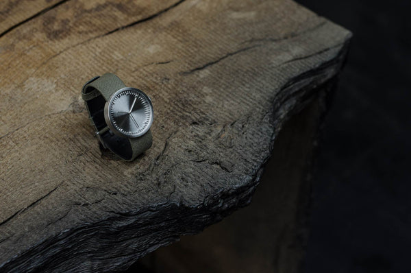 Charles And Marie TUBE WATCH D38 | Silberne Edelstahl ARMBANDUHR | Quarzuhrwerk | Ø 38 Mm | Piet Hein Eek | Leff Amsterdam