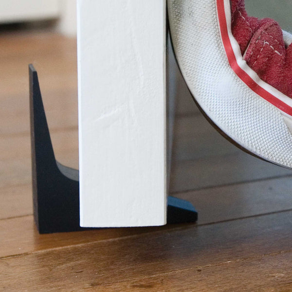 charles and marie TWIN STOPPER "Glow in the dark" | Zwei fluoreszierende TÜRSTOPPER | Sam Hecht | droog Design