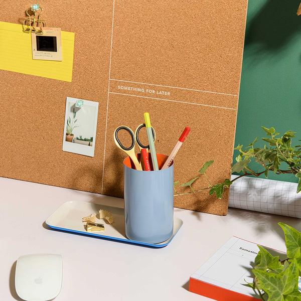 Charles And Marie TWO TONE Pencil Holder - Stahlblau-oranger STIFTEHALTER - Two Tone Kollektion | Somewhere