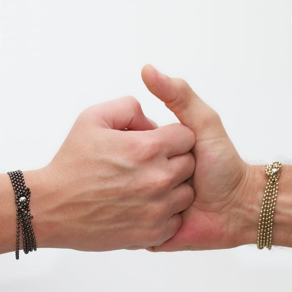 charles and marie UNO | Interactiver MAGNETSCHMUCK (Einfarbig) | Luis Pons