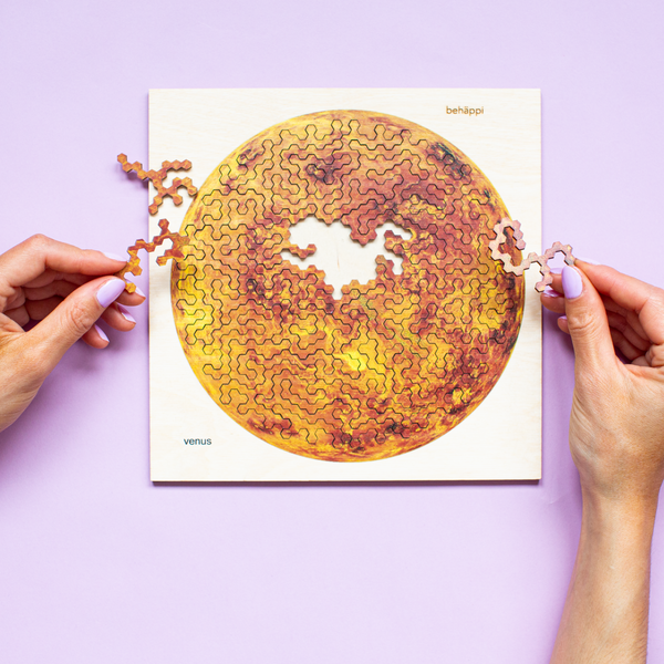 Charles And Marie VENUS | Außergewöhnliches IQ-HOLZPUZZLE | PLANETEN-Serie | Level Schwer | Behäppi