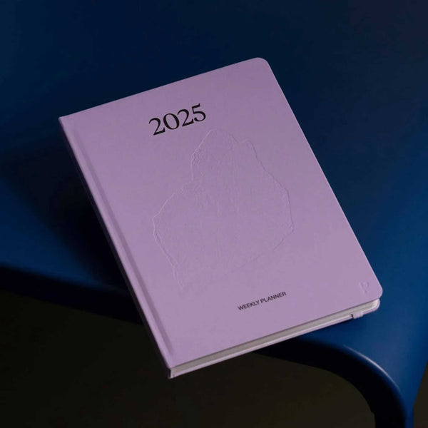 charles and marie WEEKLY PLANNER 2025 - fliederfarbiger Wochenplaner - Hardcover A5 | Karst Stone Paper