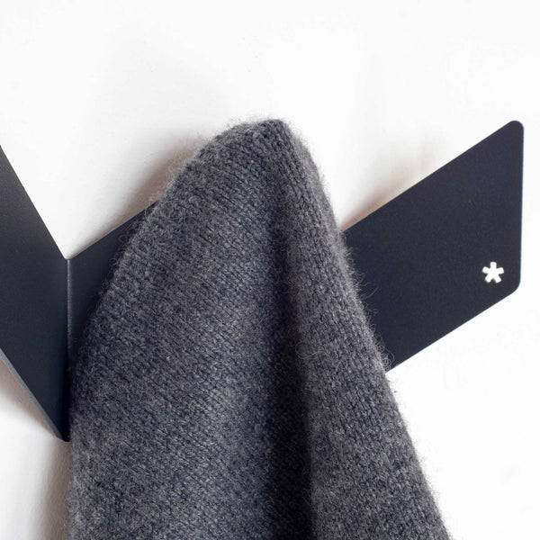 Charles And Marie ZIGZAG | Kleine WAND-GARDEROBE | Roman Luyken | Peppermint Products