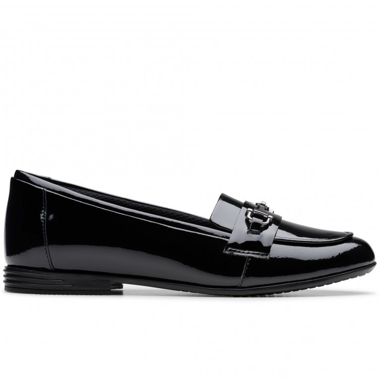 Charles Clinkard Clarks Finja Loafer Y Girls Senior School Shoes