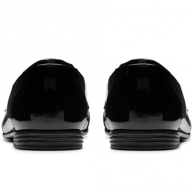 Charles Clinkard Clarks Finja Loafer Y Girls Senior School Shoes