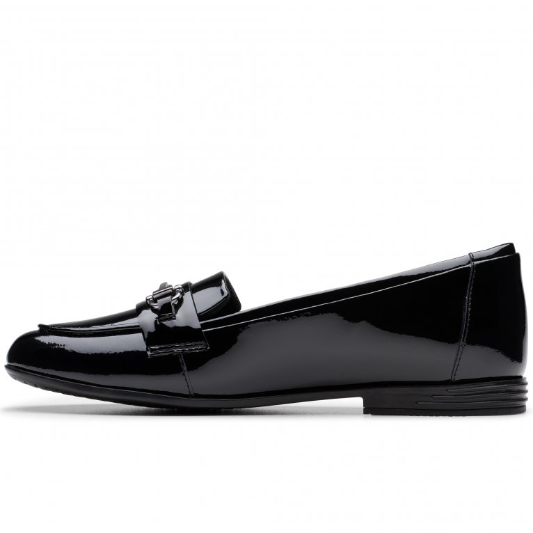 Charles Clinkard Clarks Finja Loafer Y Girls Senior School Shoes