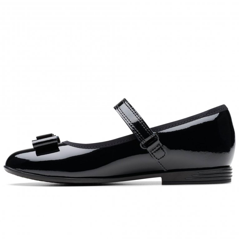 Charles Clinkard Clarks Finja Tap O Girls School Shoes