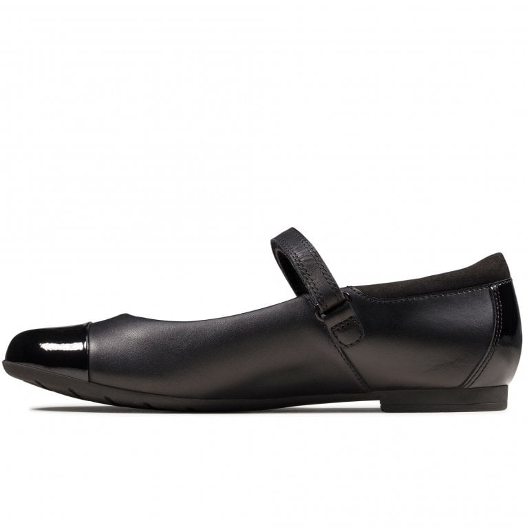 Charles Clinkard Clarks Scala Gem Y Girls Senior School Shoes