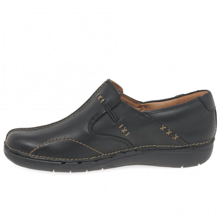 Charles Clinkard Clarks Un Loop Lightweight Womens Shoes