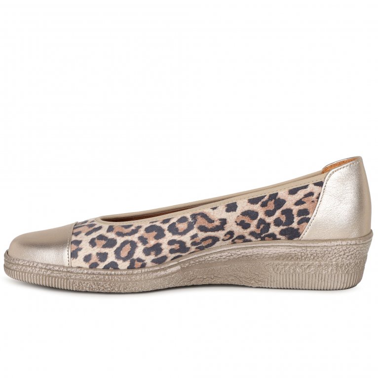 Charles Clinkard Gabor Petunia Womens Accent Low Heeled Pumps