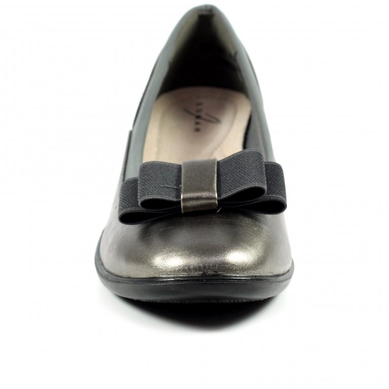 Charles Clinkard Lunar (GRS) Deacon Womens Low Wedge Shoe