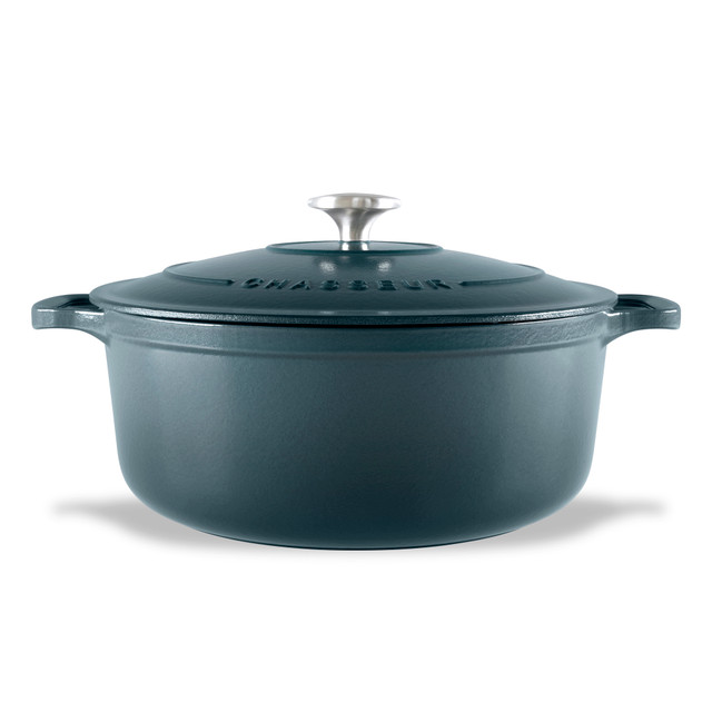 Chasseur Round French Oven Liquorice Blue