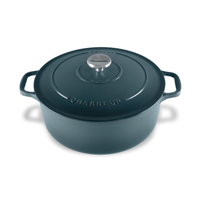 chasseur Round French Oven Liquorice Blue