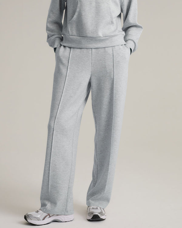 chelsea peers Jogger