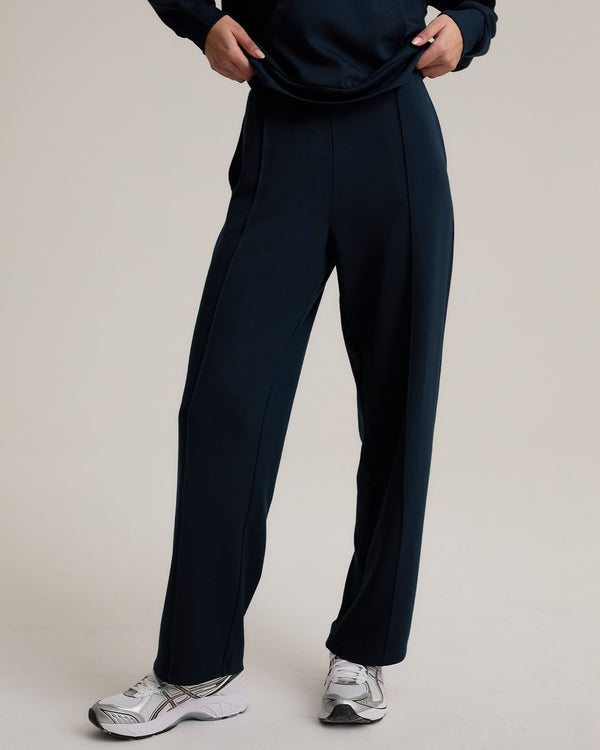 chelsea peers Jogger