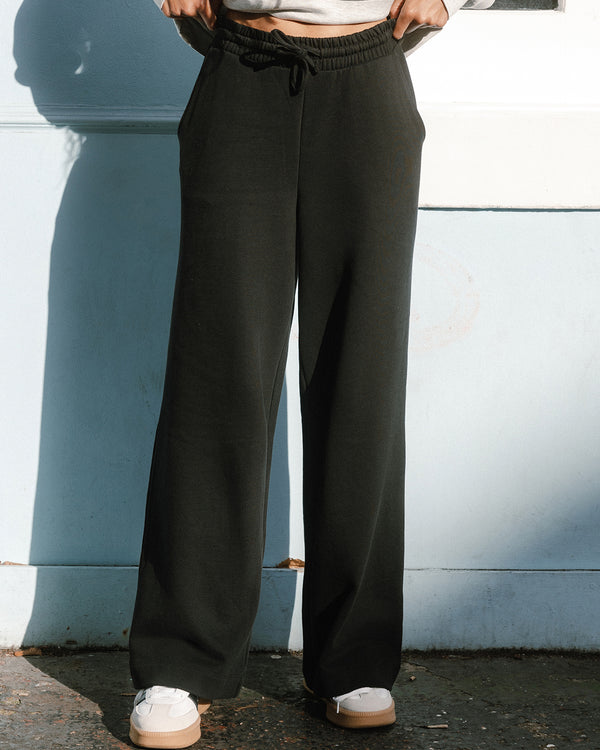 chelsea peers Joggers