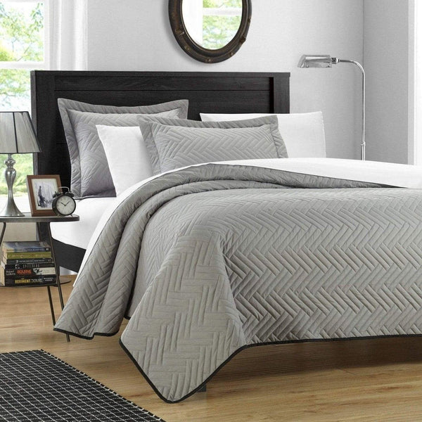 chic home Palermo 3 Piece Reversible Quilt Set