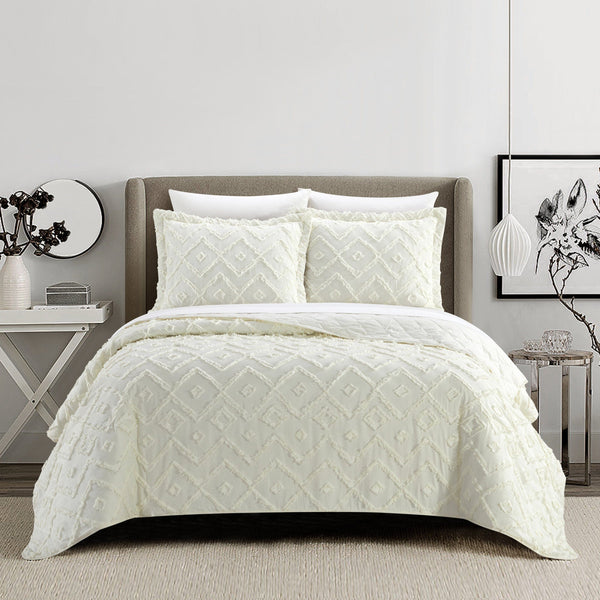 chic home Cody 3 Piece Clip Jacquard Cotton Quilt Set