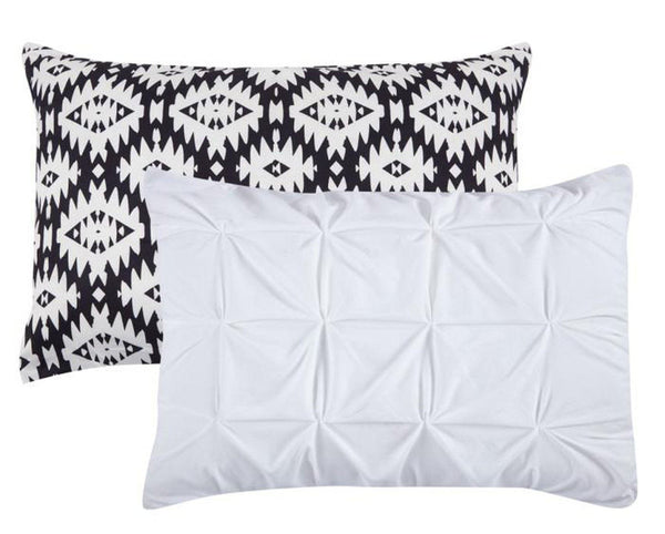 Chic Home Zissel 4 Piece Reversible Duvet Cover Set