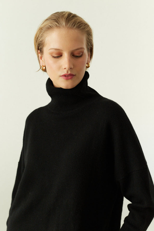 Chinti And Parker Black Pure Cashmere Rollneck Sweater