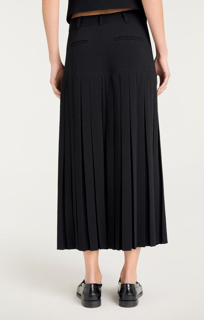 Cinq à Sept Crepe Bane Skirt Black