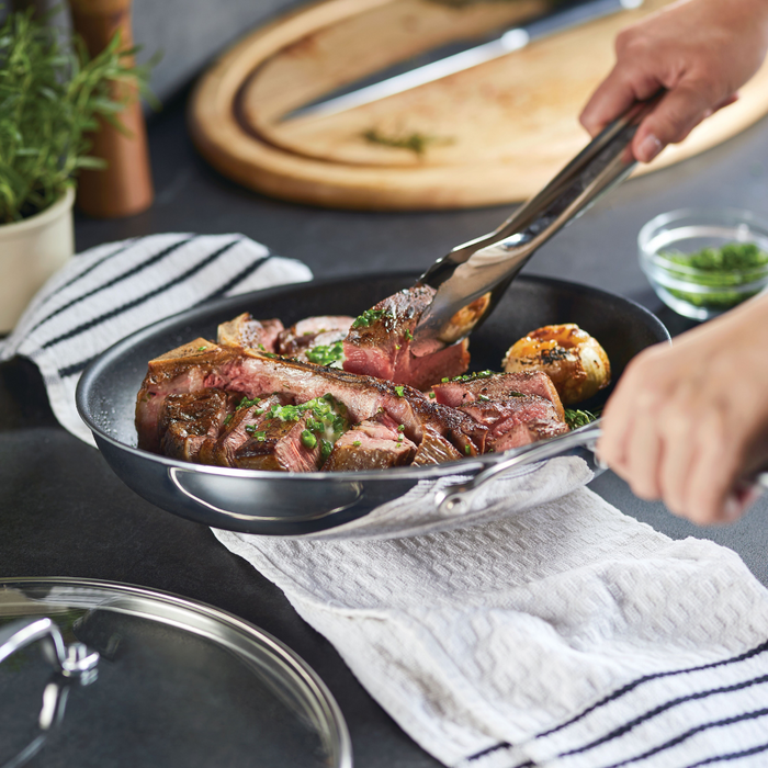 Circulon 12.5-Inch ScratchDefense™ C1 Nonstick Frying Pan With Lid