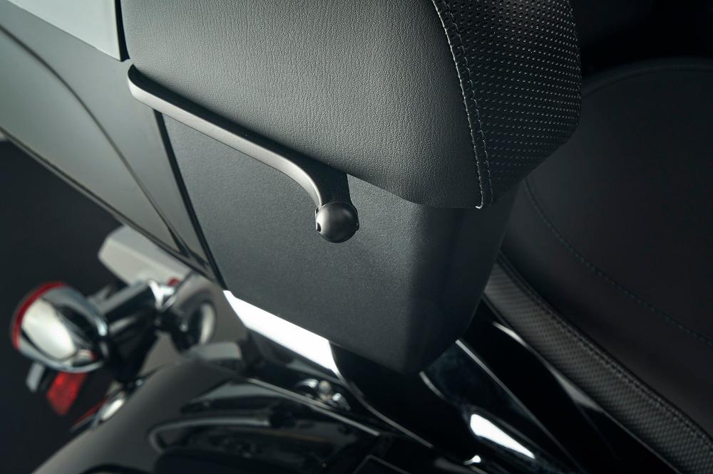 Ciro Passenger Drink Holder Mount For Indian