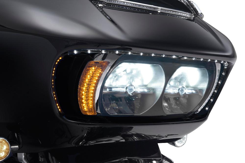 Ciro Fang® LED Headlight Bezel For '15-'23 Road Glide