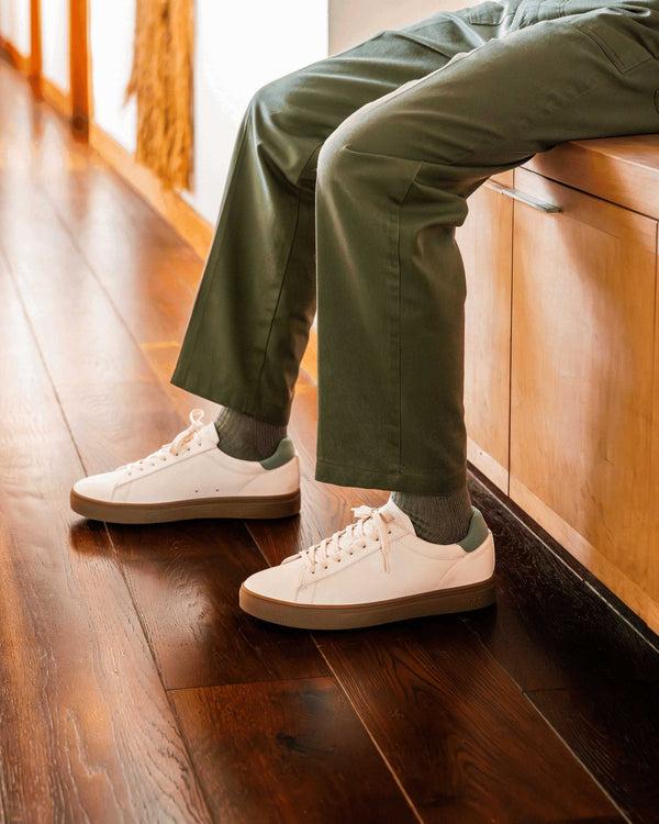 Clae BRADLEY Off-White Basil Dark Gum