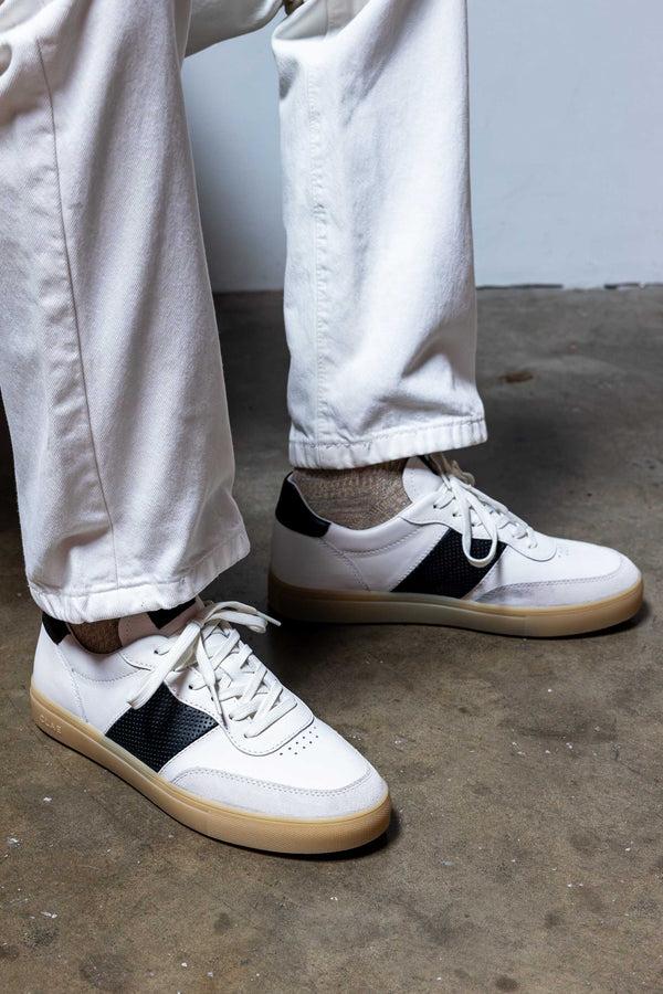 clae DAVIS White Black Light Natural Gum