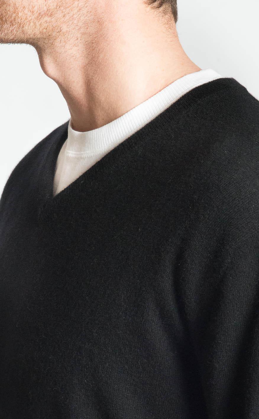 clan Cashmere V‑Neck Sweater