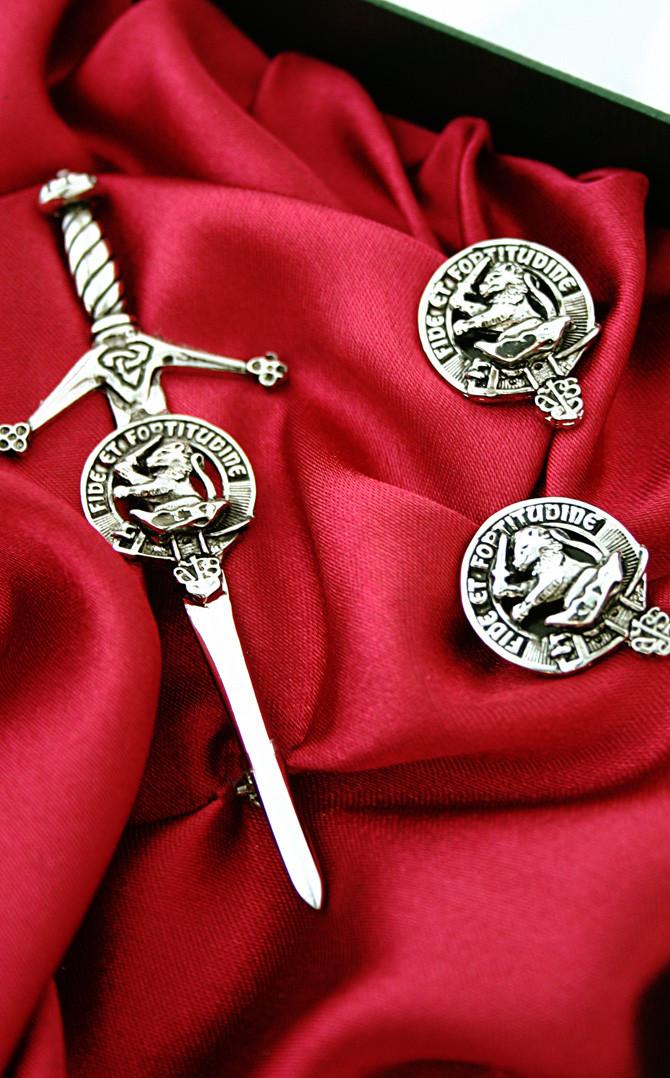 Clan Clan Crest Kilt Accessory Gift Set