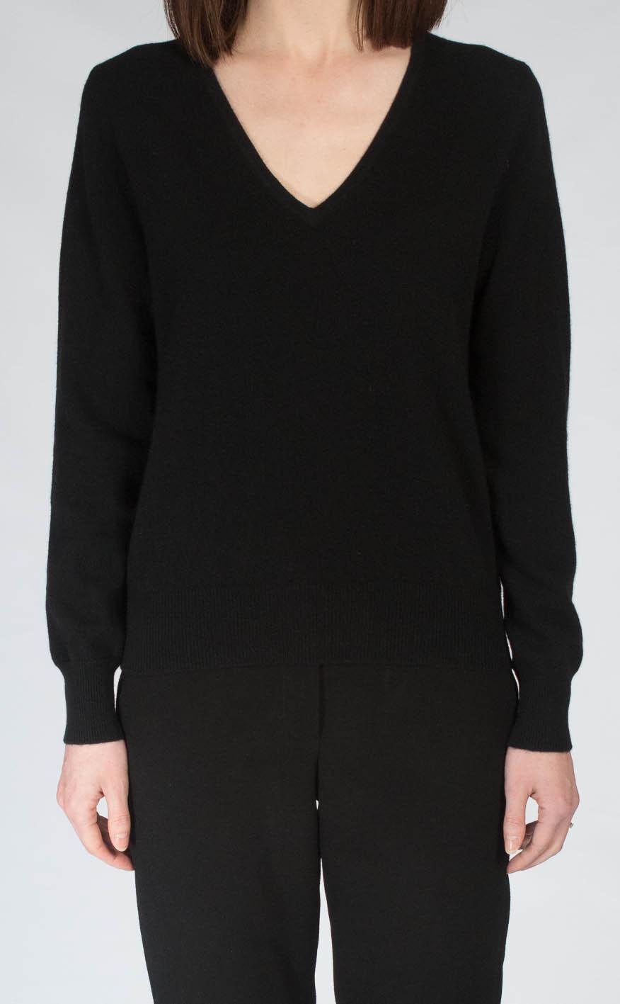 Clan Ladies Cashmere V‑Neck Sweater