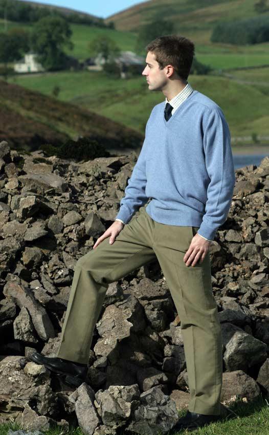 Clan Luxury Scottish Cashmere Sweater V‑Neck