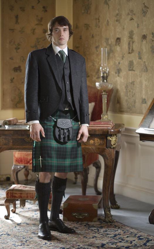 Clan The Balmoral Kilt Traditional 8 Yard Kilt And Flashes