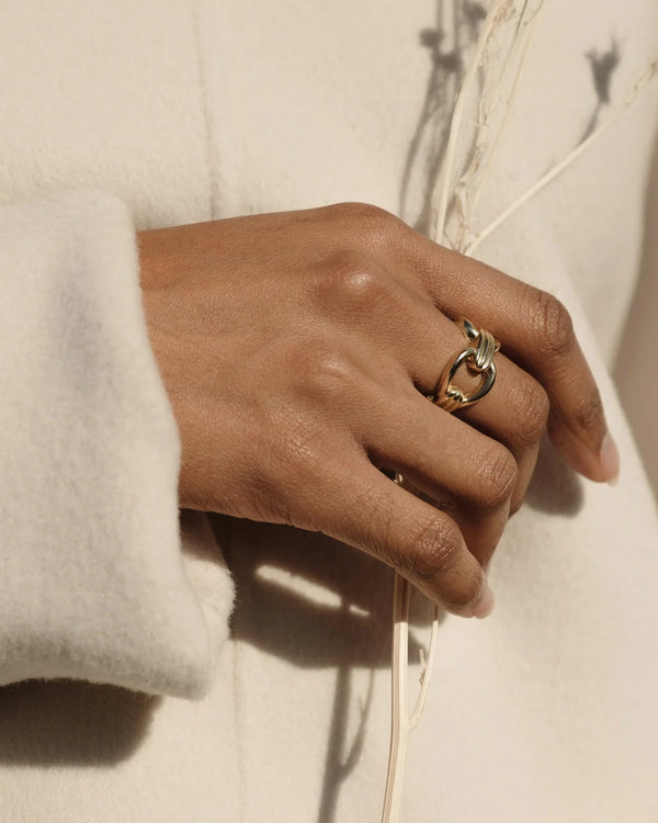 Clare Vivier Link Column Ring Yellow Gold / 5
