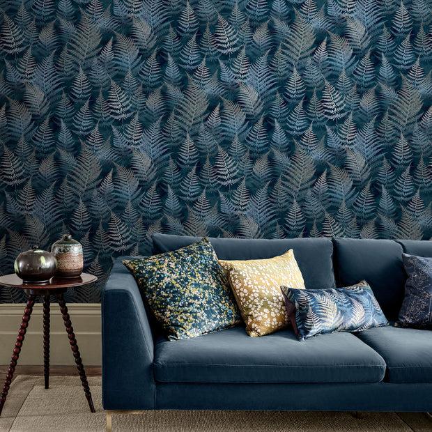 clarissa hulse Woodland Fern Wallpaper - French Navy (120378)