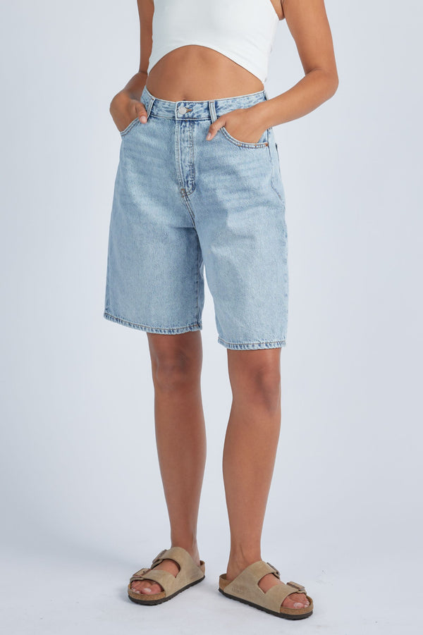 clark jeans Bella Shorts - Bleach Sky