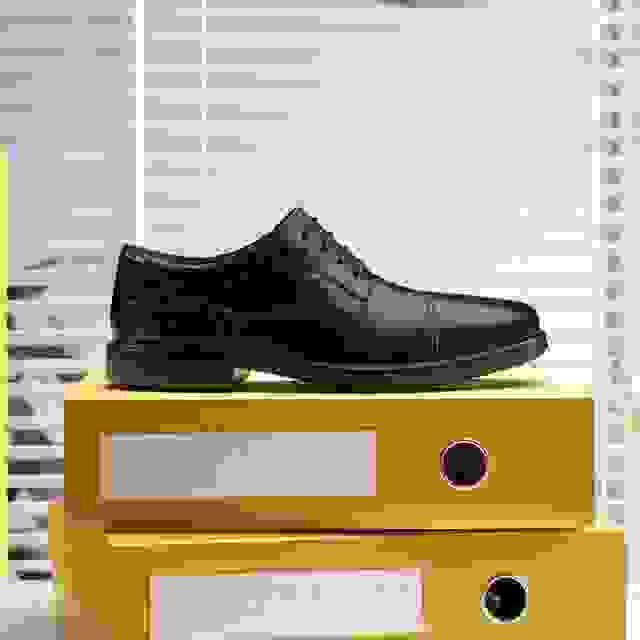 Clarks Dresslite Cap Black Leather