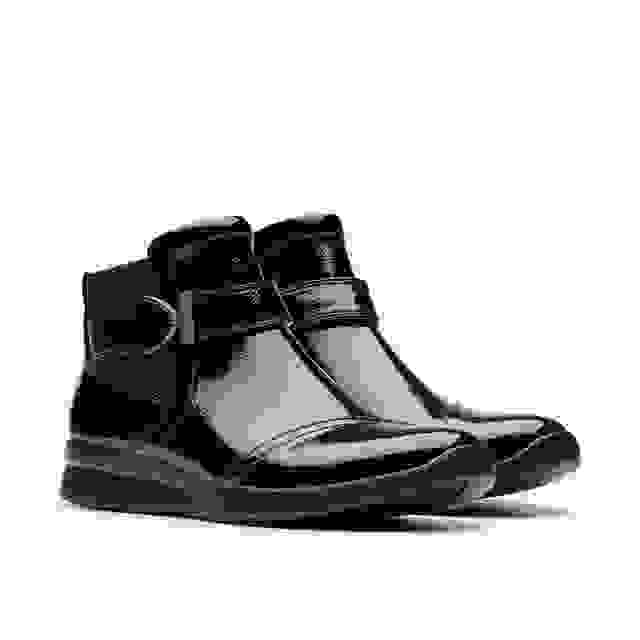 Clarks Ellowyn Strap Black Crinkle Patent