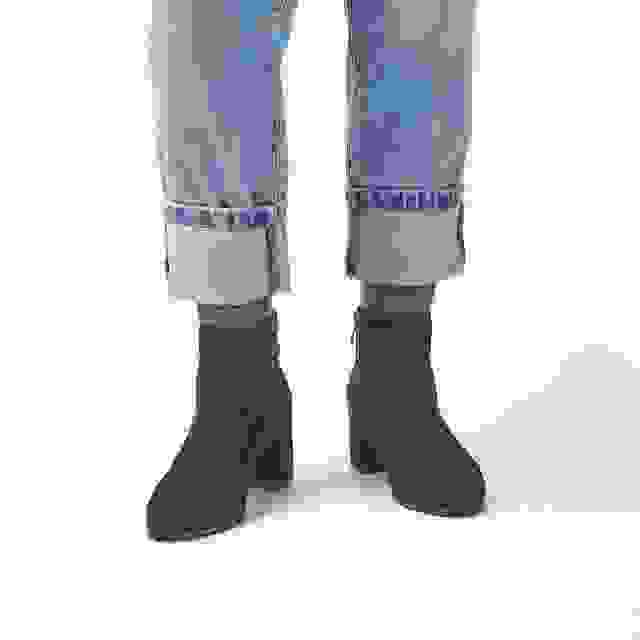 Clarks Freva 55 Zip Black Suede