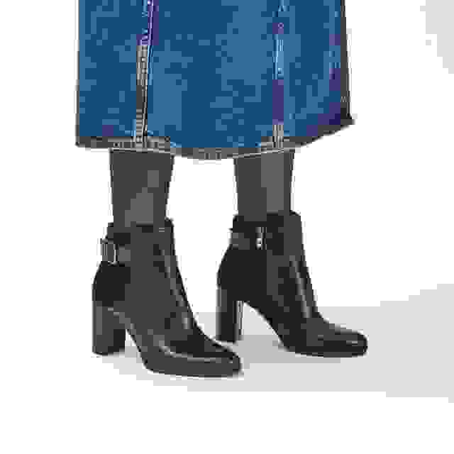 Clarks Freva 85 Buckle Black Leather