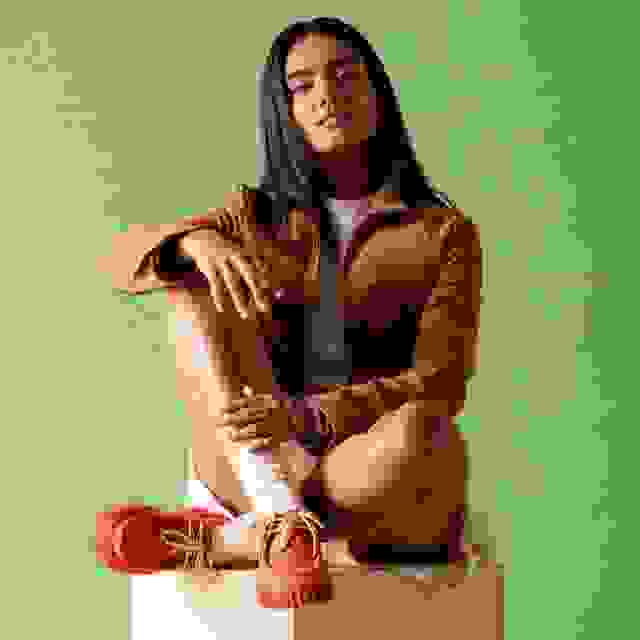 Clarks Torhill Bee Coral Suede