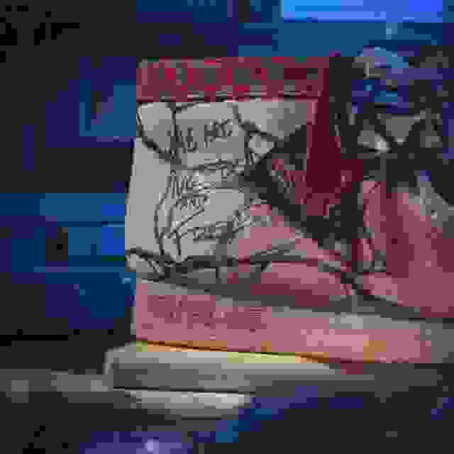 Clarks Stranger Things Wallabee Kid Sand/Dark Interest