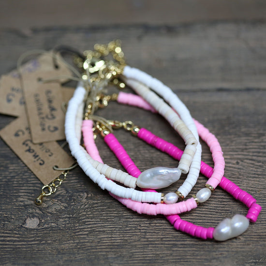 classic collection Bright pink bead bracelet with fresh water pearl and gold plated clasp