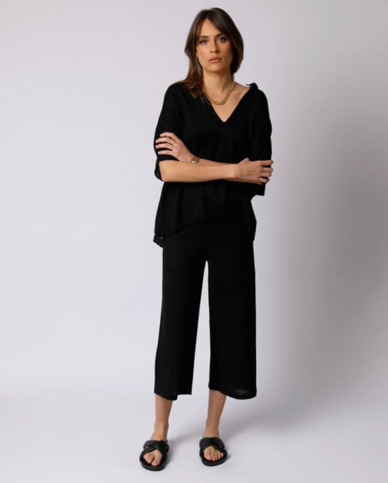 classic collection V neck knitted linen top