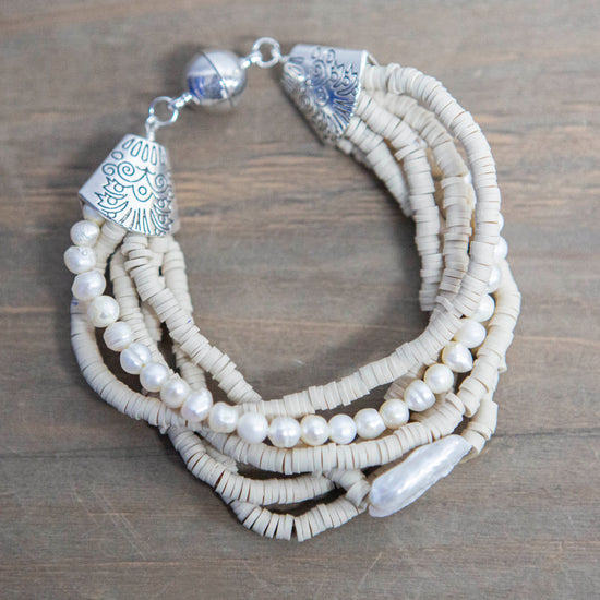 classic collection Natural rubber and pearl layered bracelet with pearl and silver detail and magnetic clasp