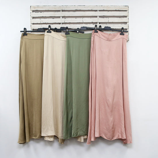 classic collection Silk blend skirt with side pocket detail